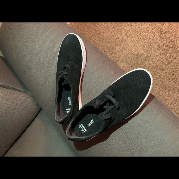 Women’s Sneakers - Picture 2 of 4